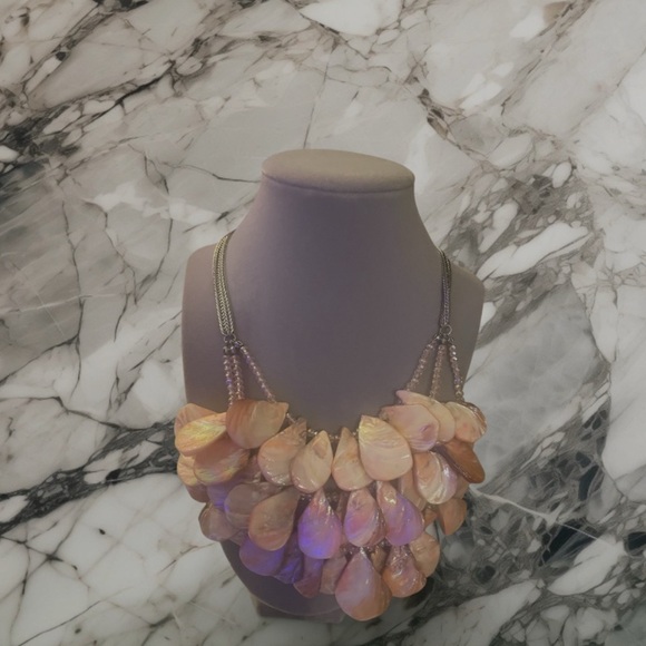 Mother of pearl sterling silver
Elegant Pink Shell Necklace - Picture 3 of 4